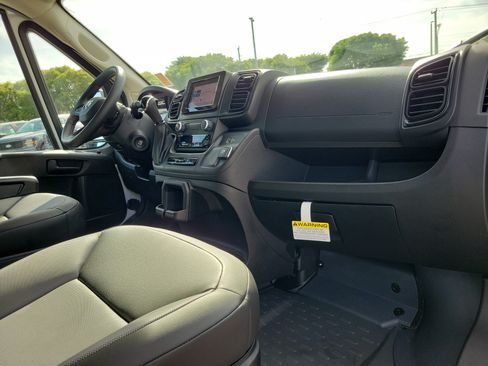 Used 2026 RAM ProMaster 2500 w/ Convenience Group FWD image 18