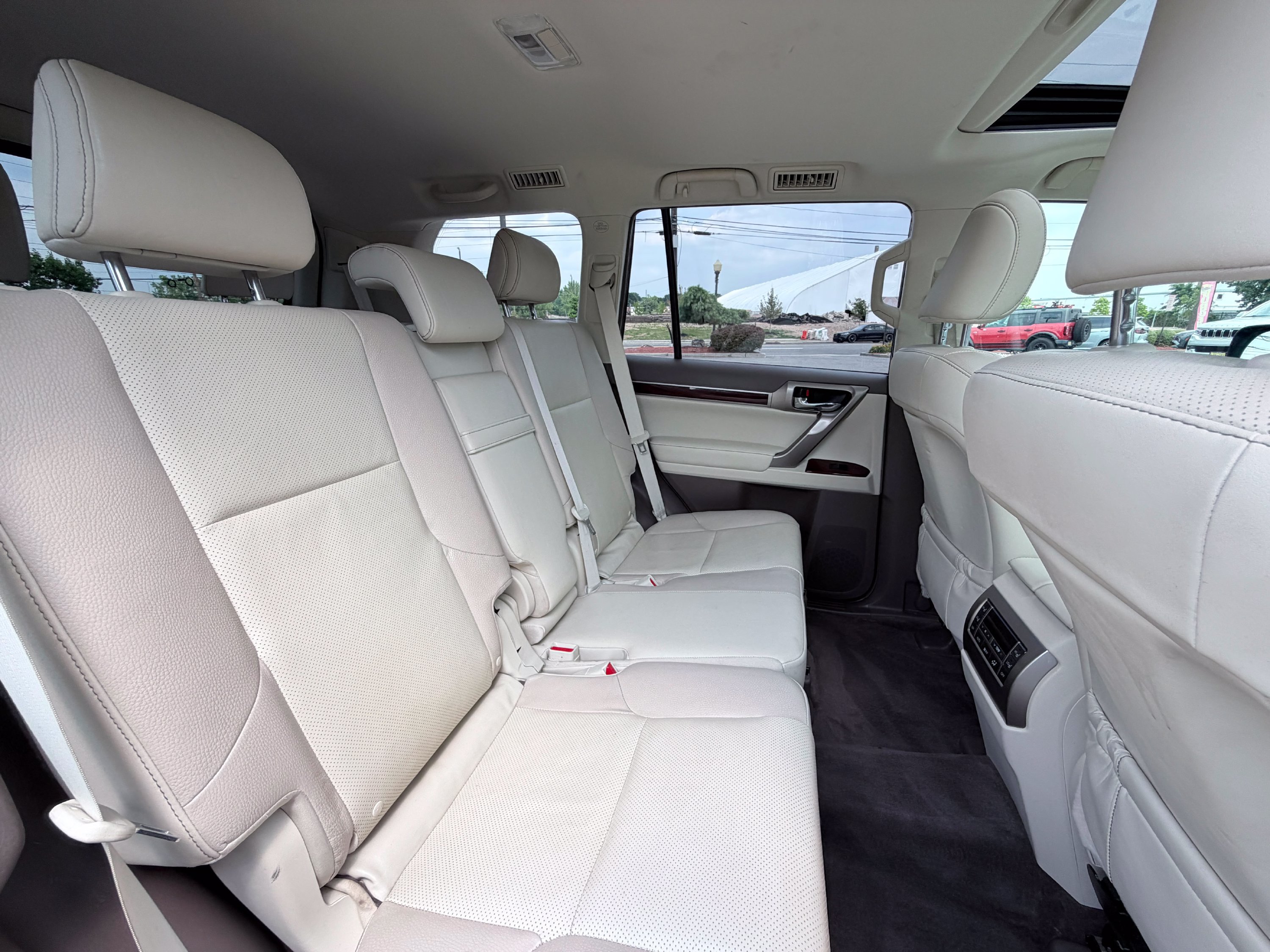 Used 2019 Lexus GX 460 Premium w/ Premium Package AWD/4WD image 22