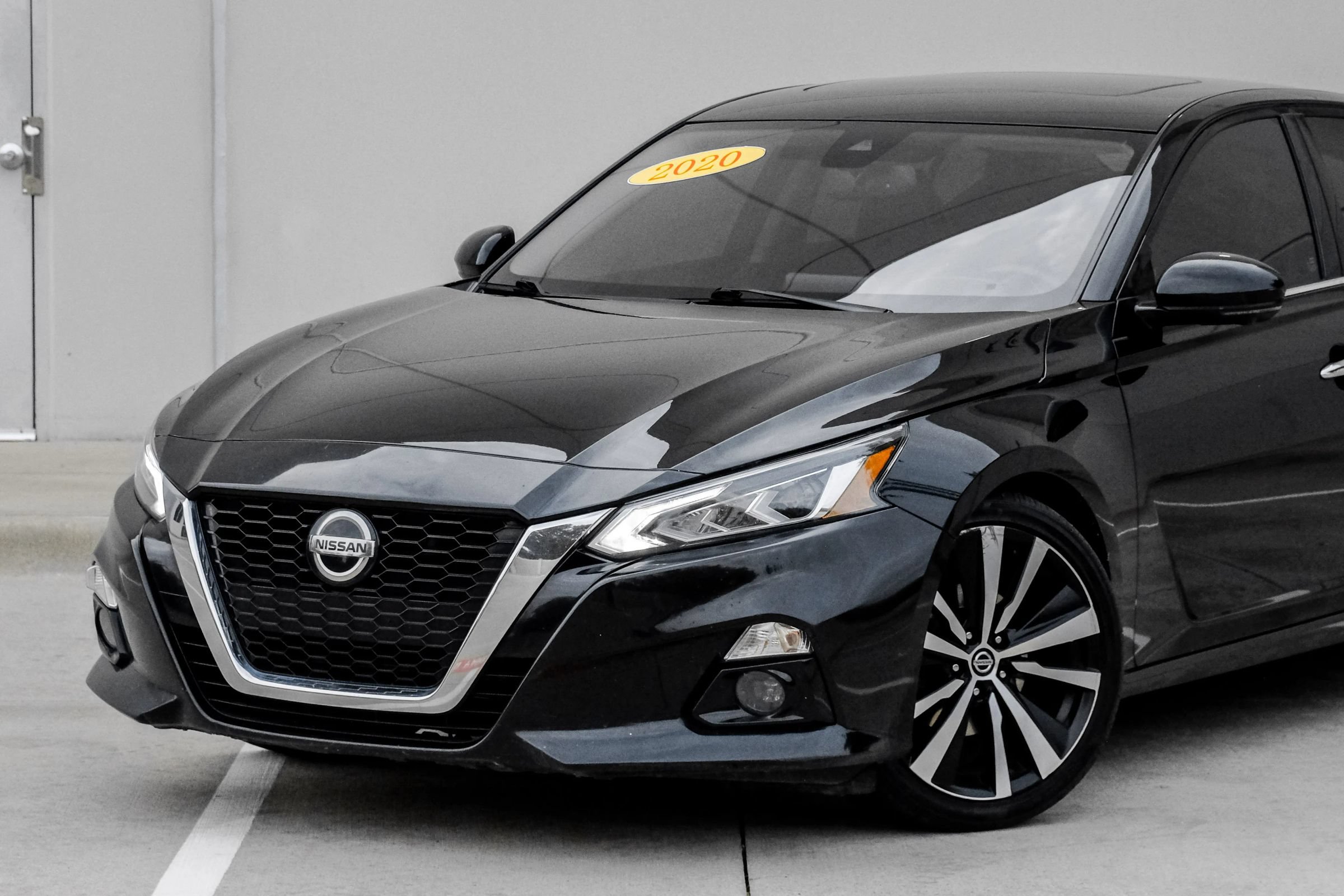 Used 2020 Nissan Altima 2.5 Platinum FWD image 14