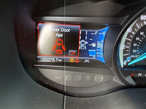Used 2019 Ford Edge Titanium FWD image 7