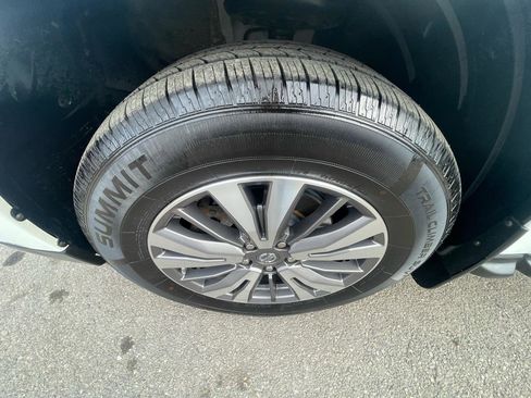 Used 2017 Nissan Pathfinder S image 19