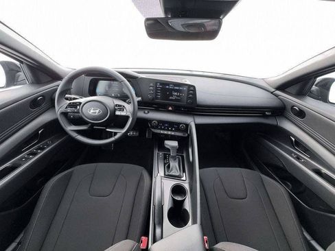 New 2026 Hyundai Elantra SEL Sport FWD image 13