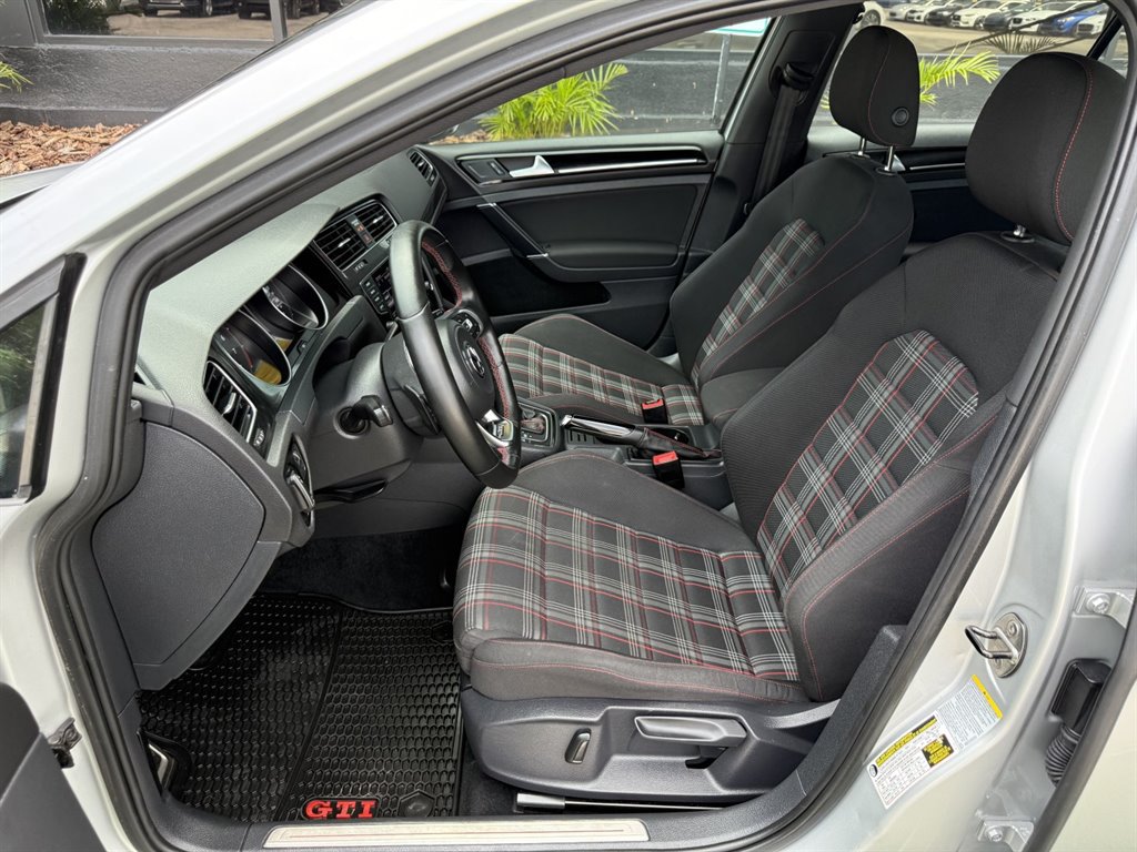 Used 2015 Volkswagen GTI S FWD image 9