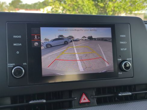 Certified 2025 Kia Sportage LX FWD image 20