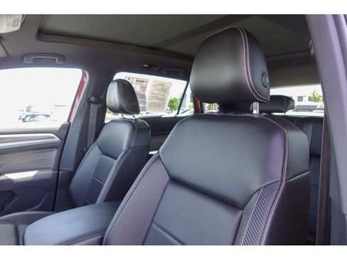 Used 2021 Volkswagen Atlas Cross Sport SEL FWD image 11