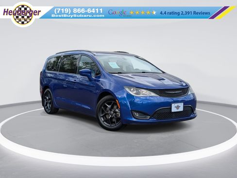 Used 2019 Chrysler Pacifica Touring-L w/ S Appearance Package FWD image 1
