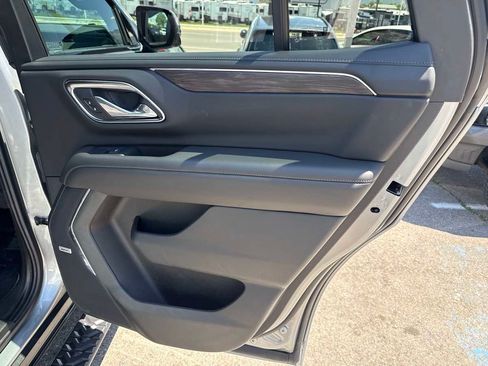 Used 2024 Chevrolet Tahoe Z71 w/ Luxury Package AWD/4WD image 24