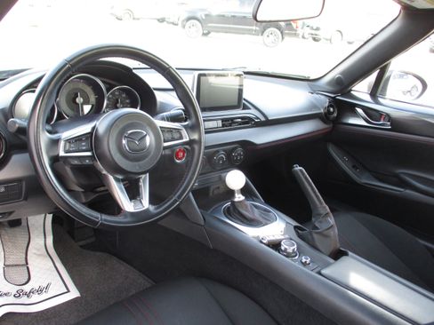 Used 2017 MAZDA MX-5 Miata RF Club image 13