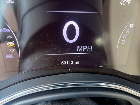 Used 2017 Jeep Grand Cherokee Limited w/ Luxury Group II image 3