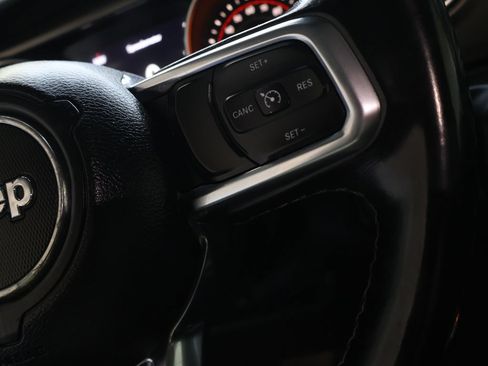 Used 2020 Jeep Wrangler Unlimited Sahara w/ Uconnect 4C Nav & Sound Group AWD/4WD image 20