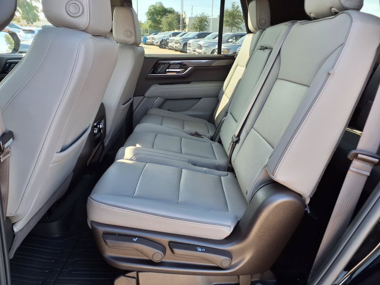 Used 2026 GMC Yukon Elevation RWD image 17