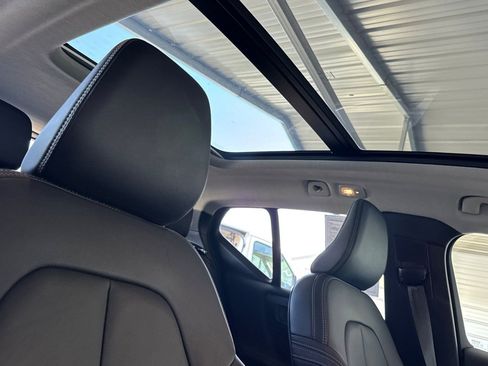 Certified 2025 Volvo XC40 B5 Core image 20