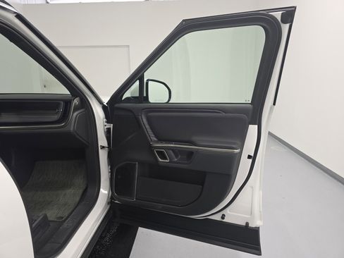 Used 2023 Rivian R1S Adventure AWD/4WD image 18