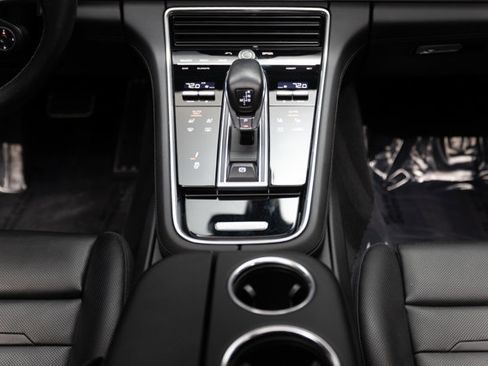 Used 2020 Porsche Panamera GTS w/ Premium Package Plus image 9