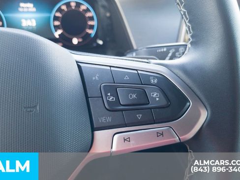 Used 2024 Volkswagen Atlas Cross Sport SE image 29