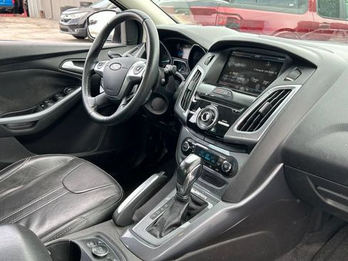 Used 2013 Ford Focus Titanium w/ Titanium Handling Pkg FWD image 17