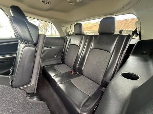 Used 2017 Dodge Journey Crossroad FWD image 13