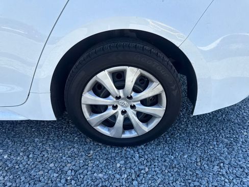 Used 2020 Toyota Corolla LE FWD image 9