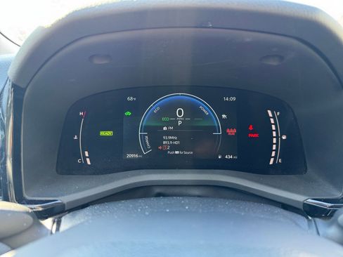 Used 2025 Toyota Camry LE image 35