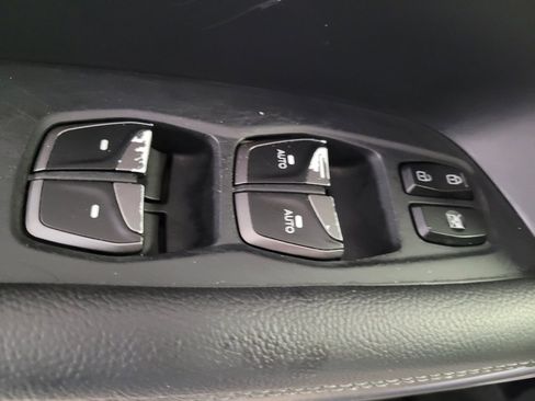 Used 2018 Hyundai Santa Fe AWD image 27