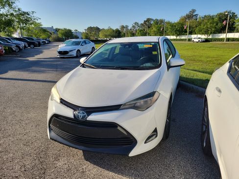 Used 2017 Toyota Corolla LE image 1