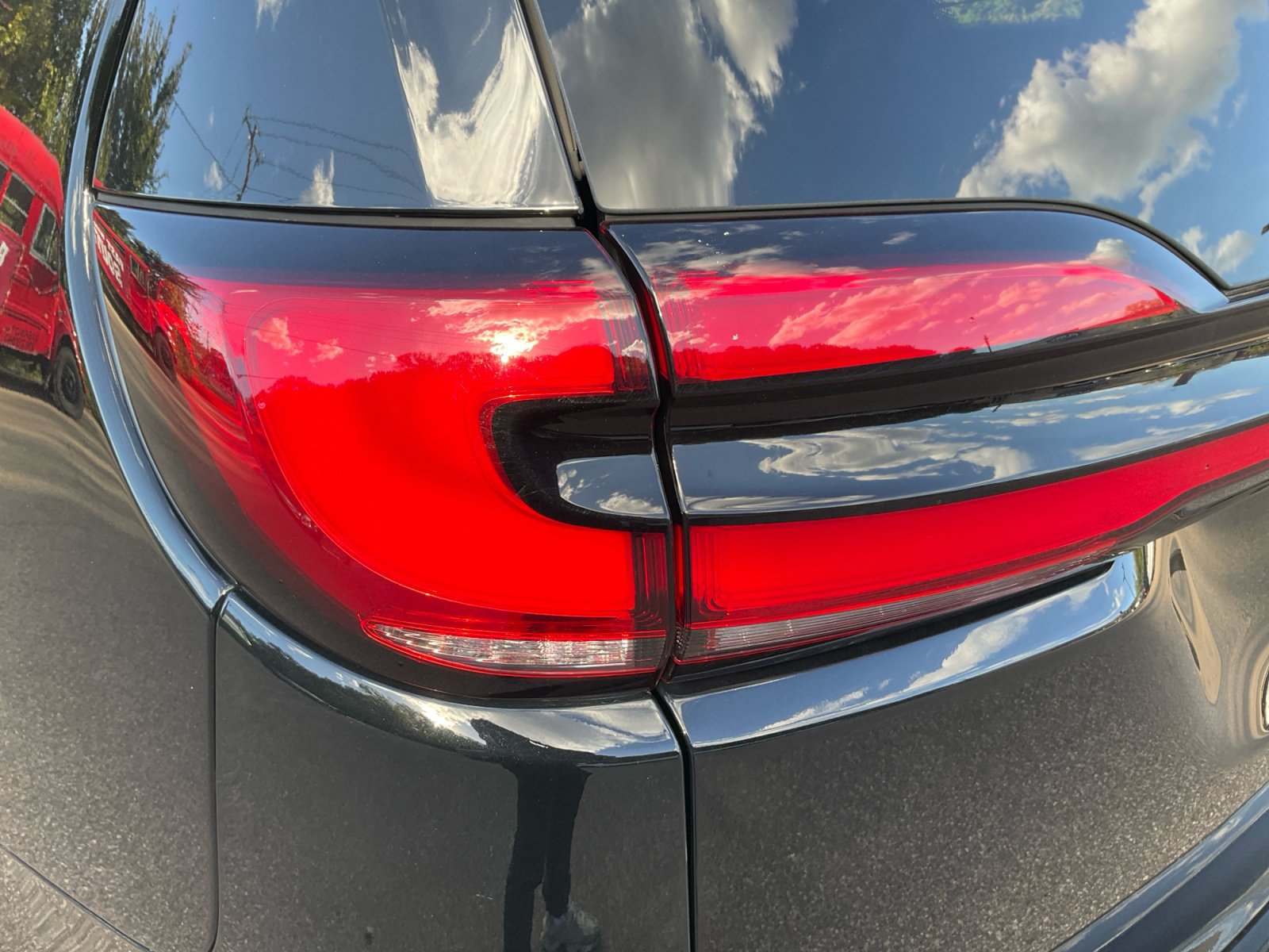 Used 2025 Chrysler Pacifica Select AWD/4WD image 25