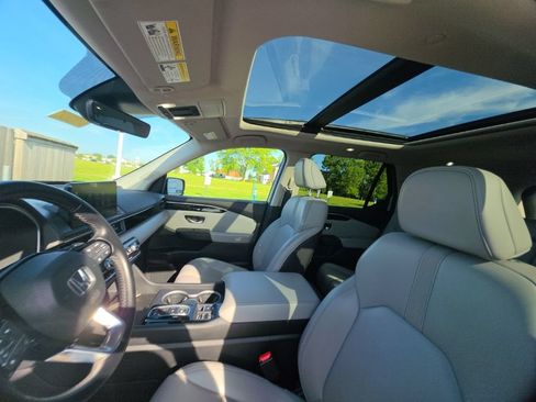 Certified 2024 Honda Pilot Touring image 15