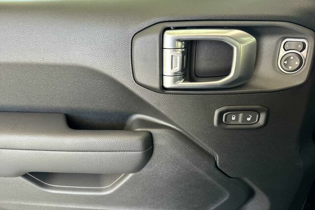 New 2026 Jeep Gladiator Sport AWD/4WD image 8