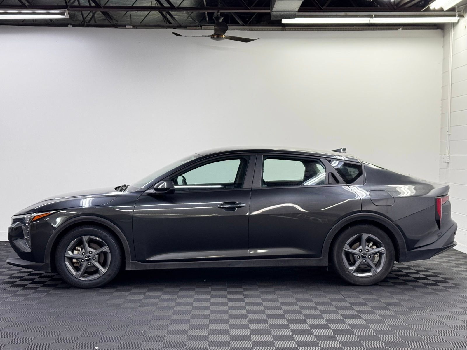 Used 2025 Kia K4 FWD image 3
