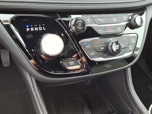 New 2026 Chrysler Pacifica Limited image 14