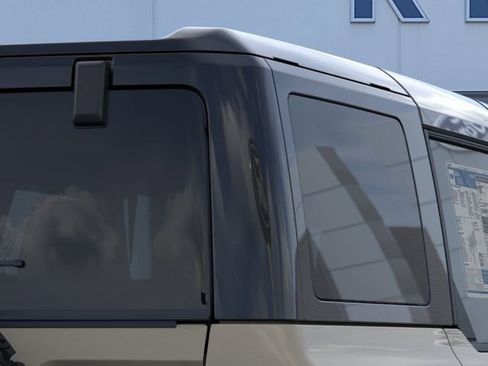 Used 2025 Ford Bronco Badlands image 25