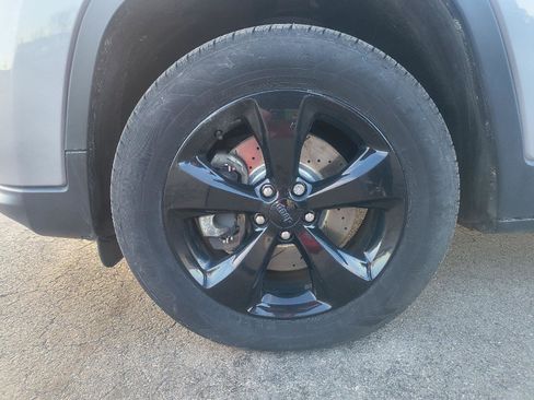 Used 2020 Jeep Cherokee Latitude Plus image 39