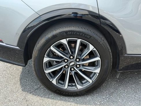 Used 2024 Cadillac Lyriq Sport AWD/4WD image 12