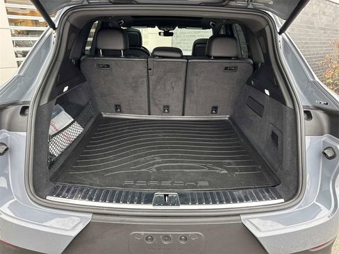 Used 2024 Porsche Cayenne image 6