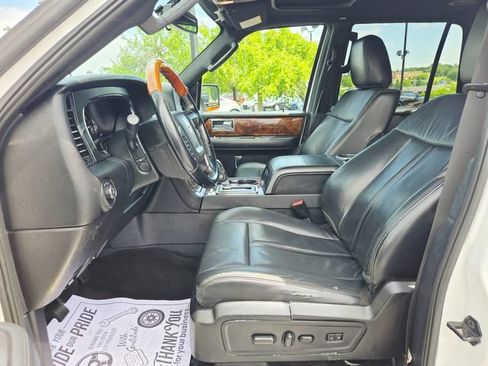 Used 2015 Lincoln Navigator 4WD image 16
