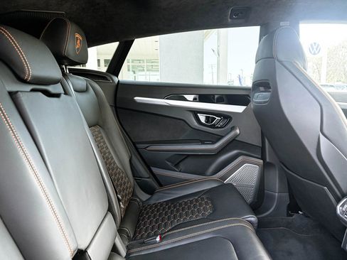 Used 2021 Lamborghini Urus image 28