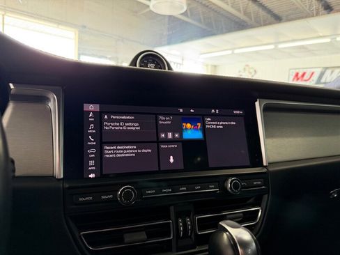 Used 2020 Porsche Macan Turbo image 43