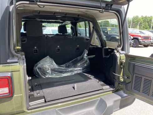 Certified 2022 Jeep Wrangler Unlimited Sport AWD/4WD image 5