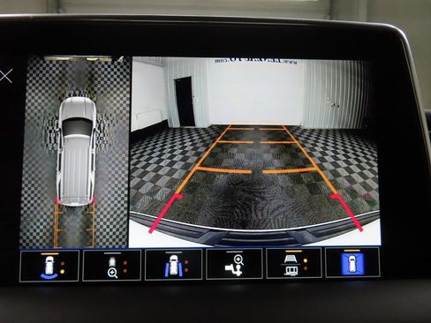 Used 2024 GMC Yukon AT4 image 16