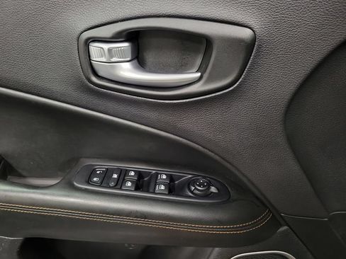 Used 2018 Jeep Compass Limited AWD/4WD image 28