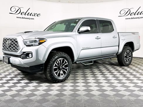 Used 2023 Toyota Tacoma TRD Sport image 3