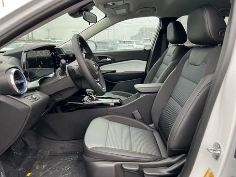 New 2026 Chevrolet Trax LT w/ LT Convenience Package image 4