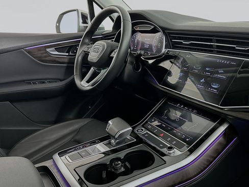 Used 2023 Audi Q7 3.0T Premium Plus image 32