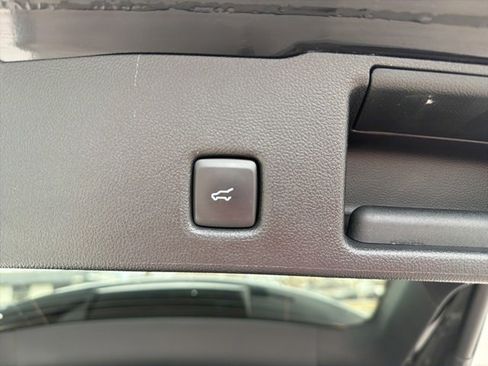 Used 2022 Ford Escape SEL w/ SEL Stealth AWD Package image 9