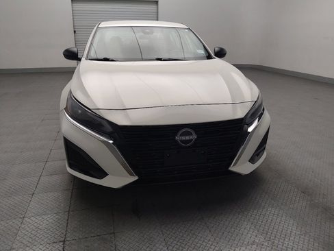Used 2024 Nissan Altima 2.5 S FWD image 14