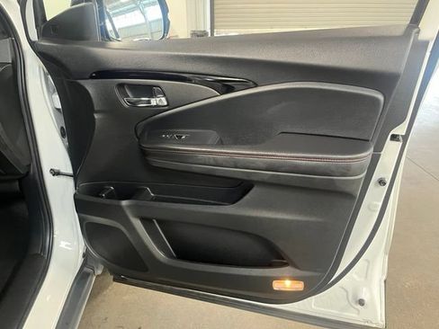 Used 2022 Honda Ridgeline Black Edition image 13
