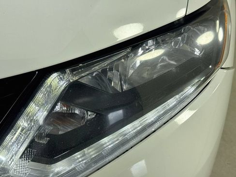 Used 2016 Nissan Rogue S w/ Appearance Package FWD image 36