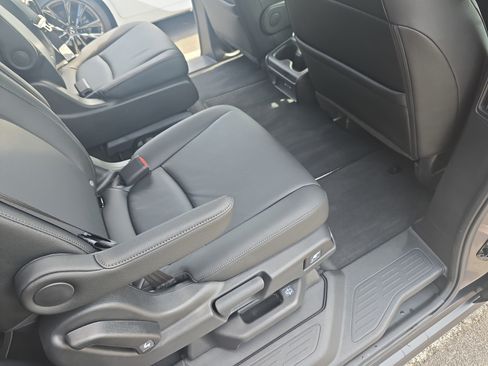 Used 2026 Honda Odyssey EX-L image 11