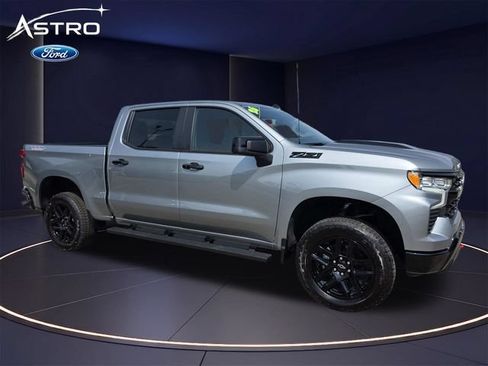 Used 2026 Chevrolet Silverado 1500 LT Trail Boss w/ LPO, Dark Essentials Package AWD/4WD image 1