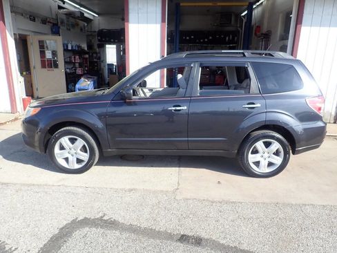 Used 2010 Subaru Forester 2.5X Premium image 19